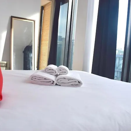 5 Stunning 3 Bedroom Apt In Dublin's Docklands Dublin