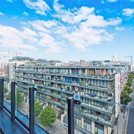 5 Stunning 3 Bedroom Apt In Dublin's Docklands