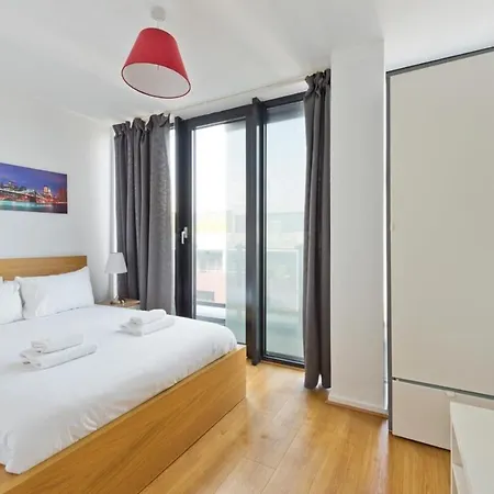 5 Stunning 3 Bedroom Apt In Dublin's Docklands Apartament Dublin