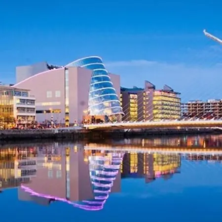 5 Stunning 3 Bedroom Apt In Dublin's Docklands Apartament