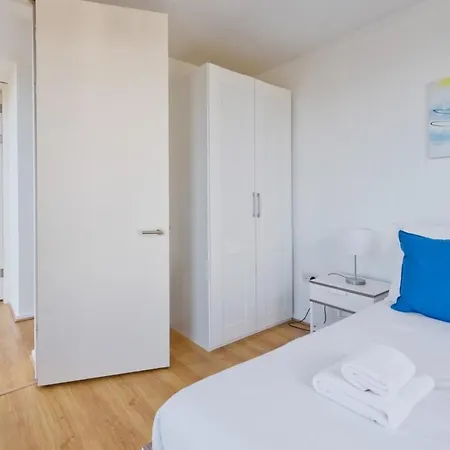 5 Stunning 3 Bedroom Apt In Dublin's Docklands Apartament Dublin