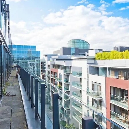 5 Stunning 3 Bedroom Apt In Dublin's Docklands Apartament *