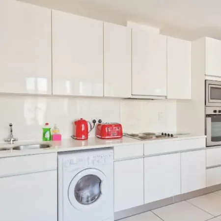 5 Stunning 3 Bedroom Apt In Dublin's Docklands Apartament *